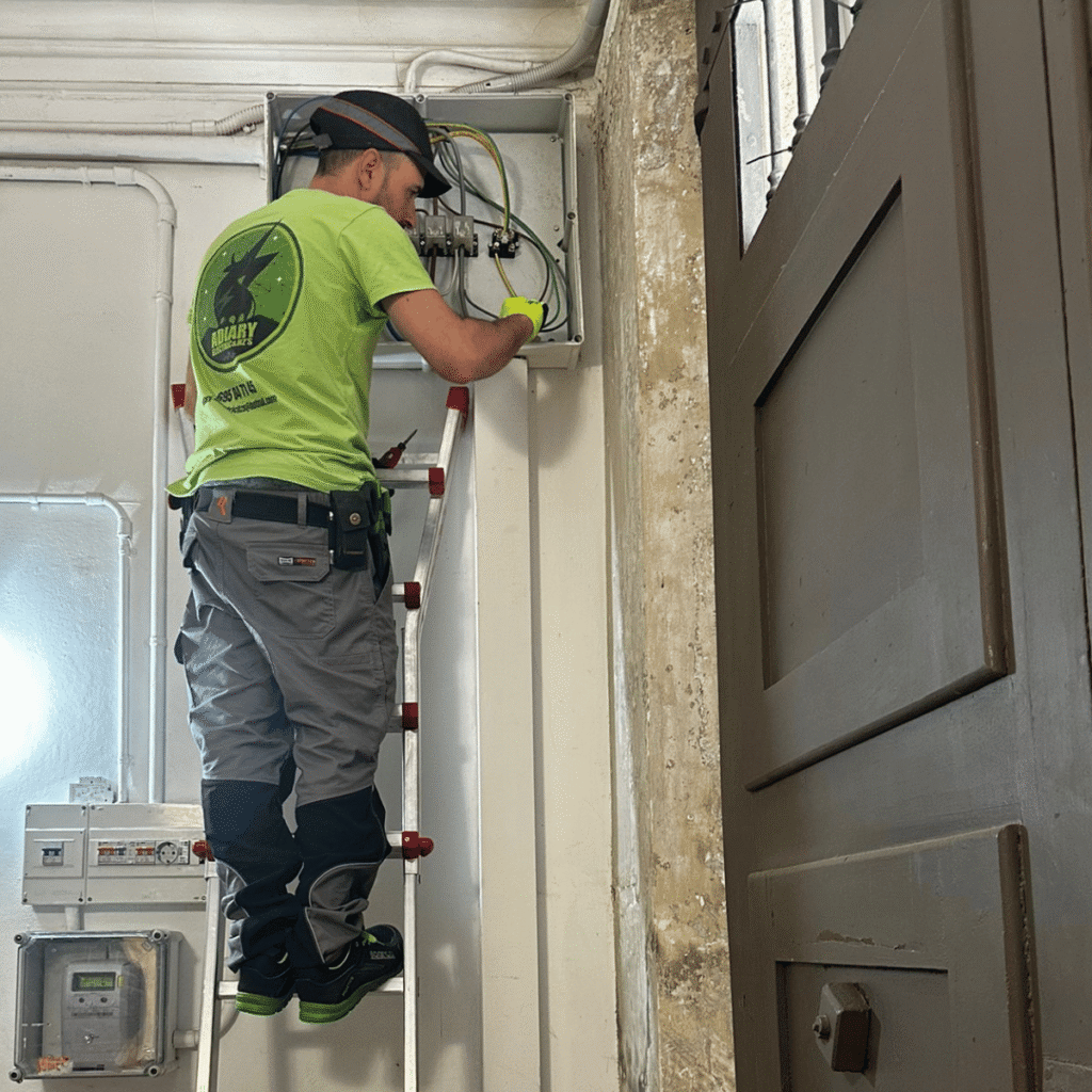 Electricista Autorizado para Comunidades