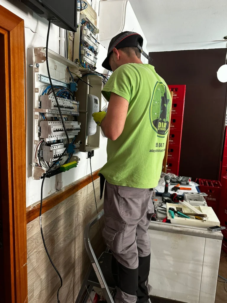 Electricista autorizado para empresas